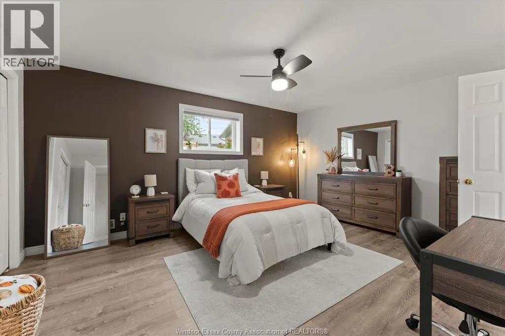 256 ASHWOOD