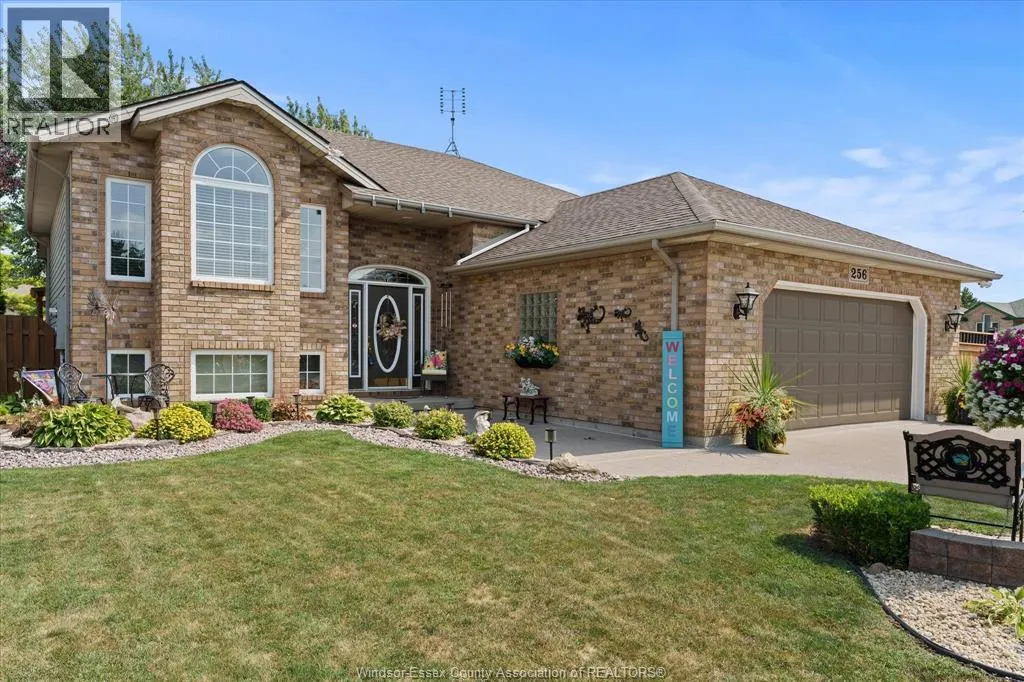 256 ASHWOOD