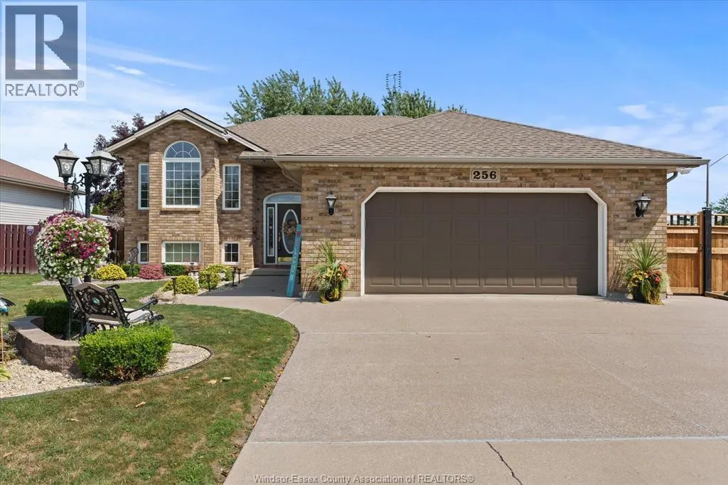 256 ASHWOOD