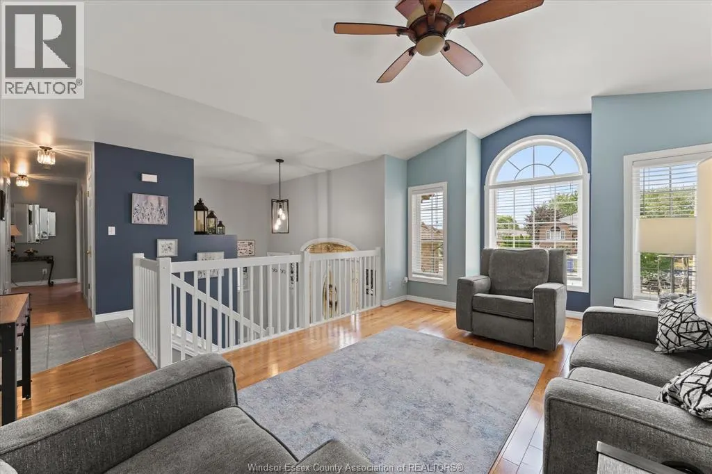 256 ASHWOOD