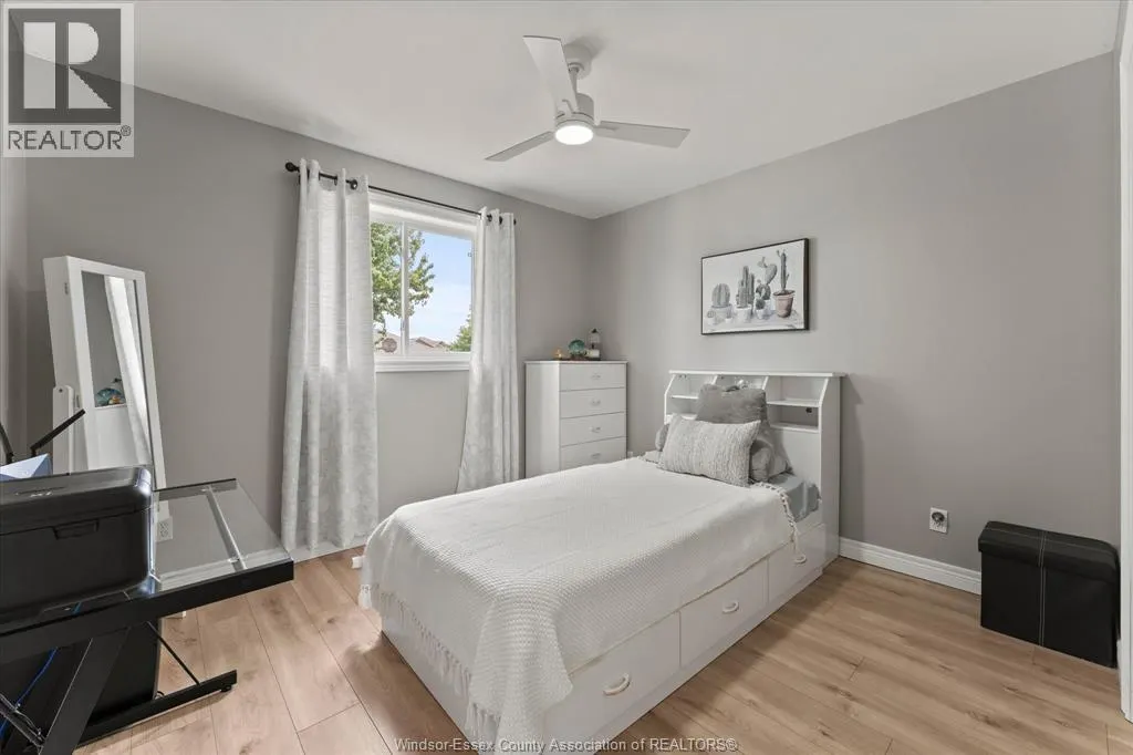 256 ASHWOOD