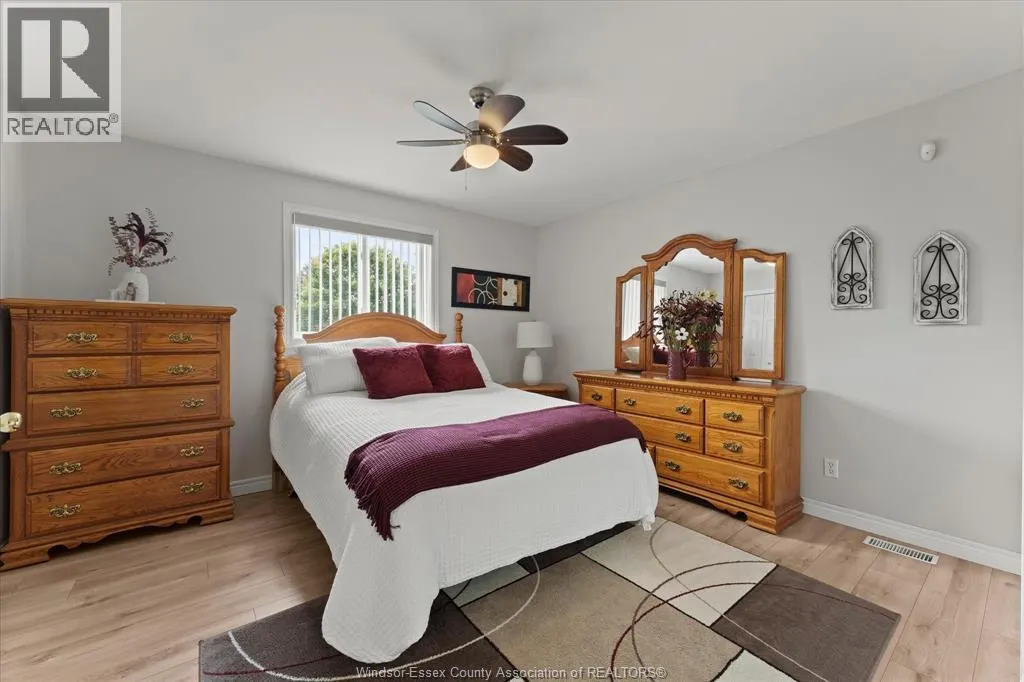 256 ASHWOOD