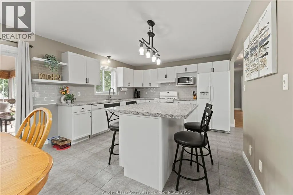 256 ASHWOOD