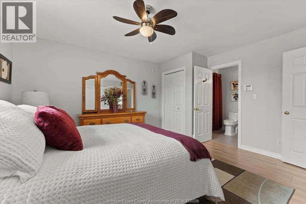 256 ASHWOOD