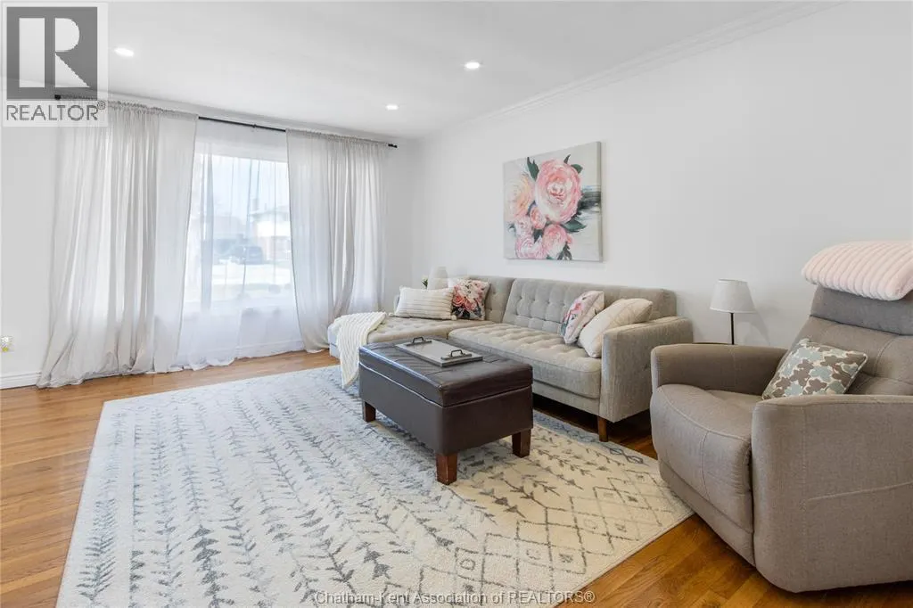 76 PAMELA CRESCENT