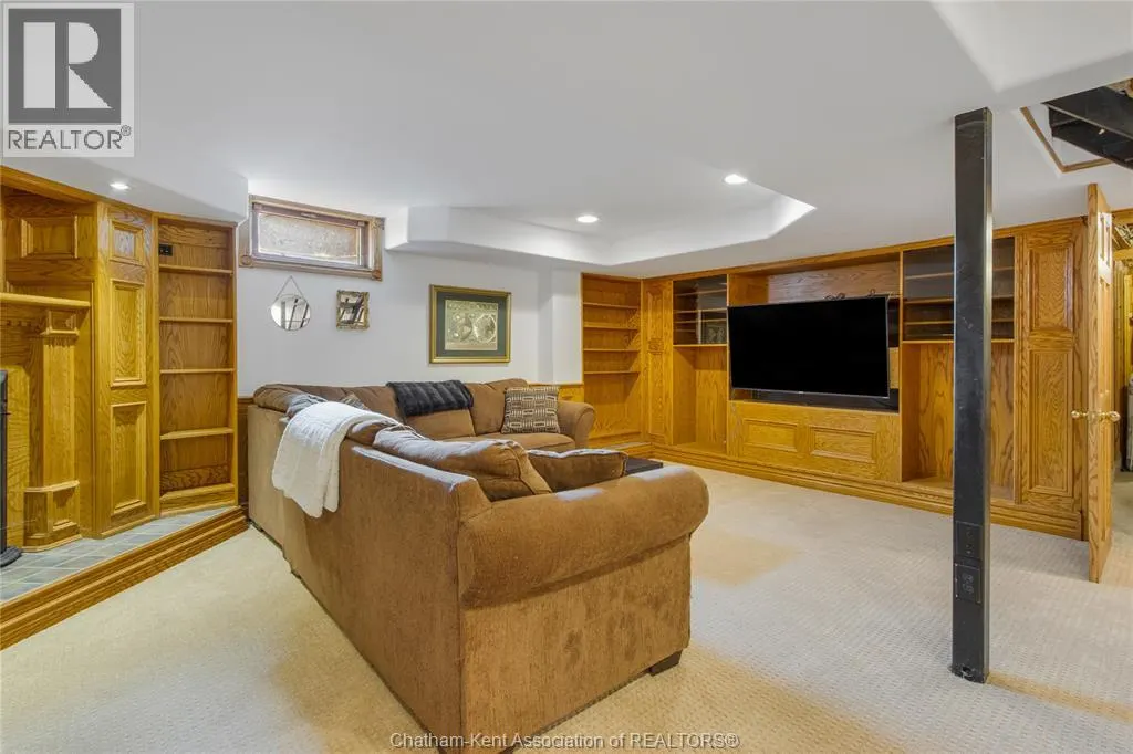 76 PAMELA CRESCENT