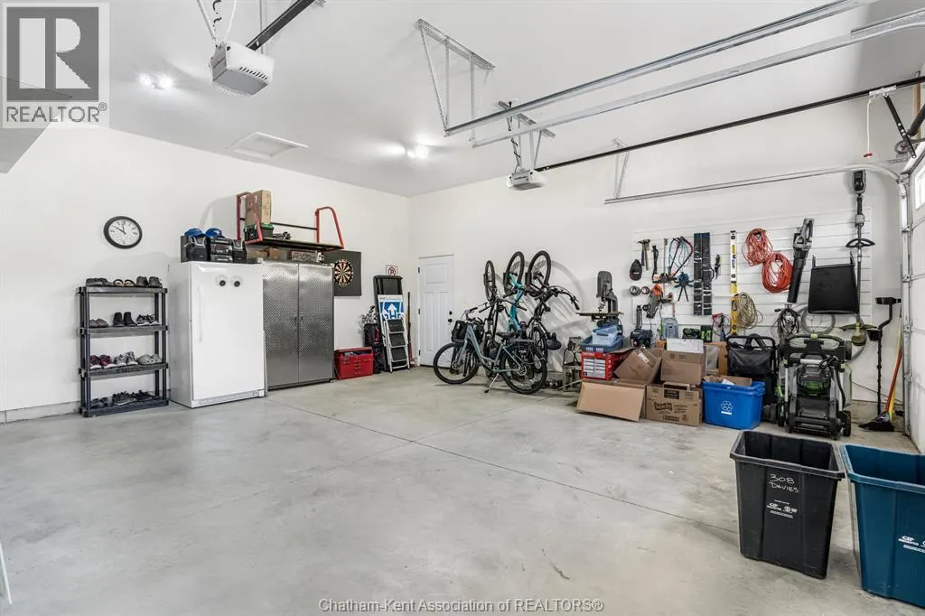 308 Davies STREET East