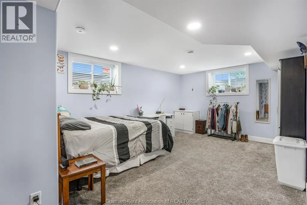 308 Davies STREET East