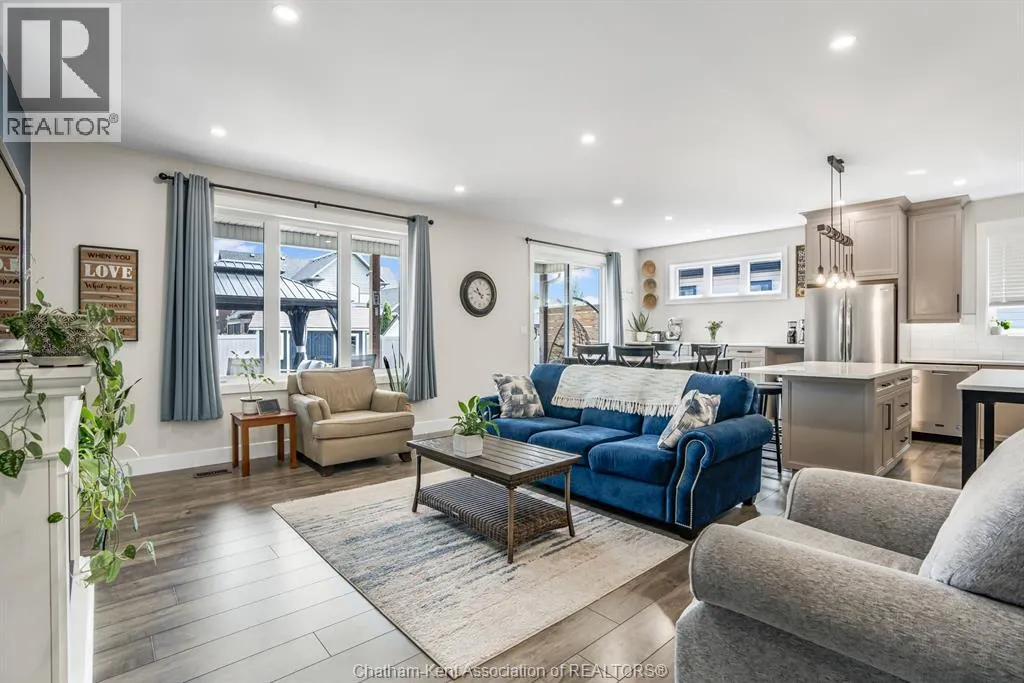 308 Davies STREET East