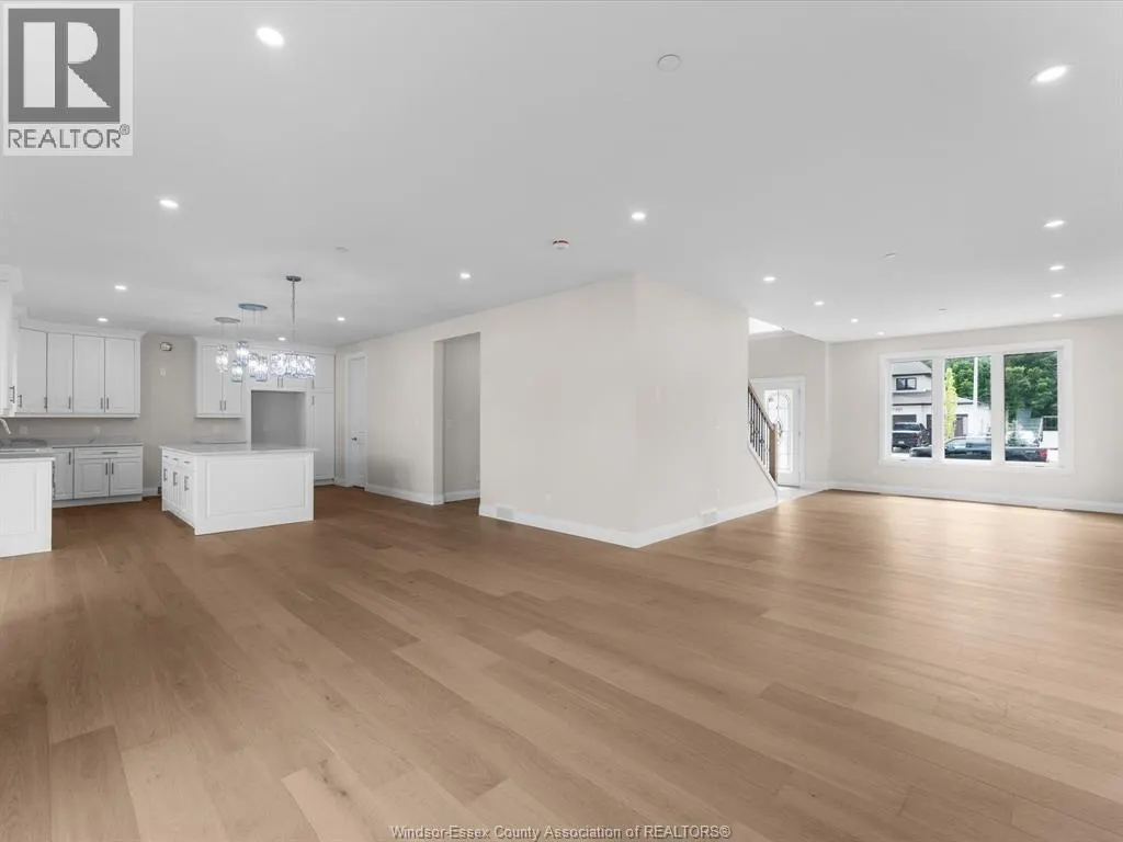 7350 GARNET CRESCENT
