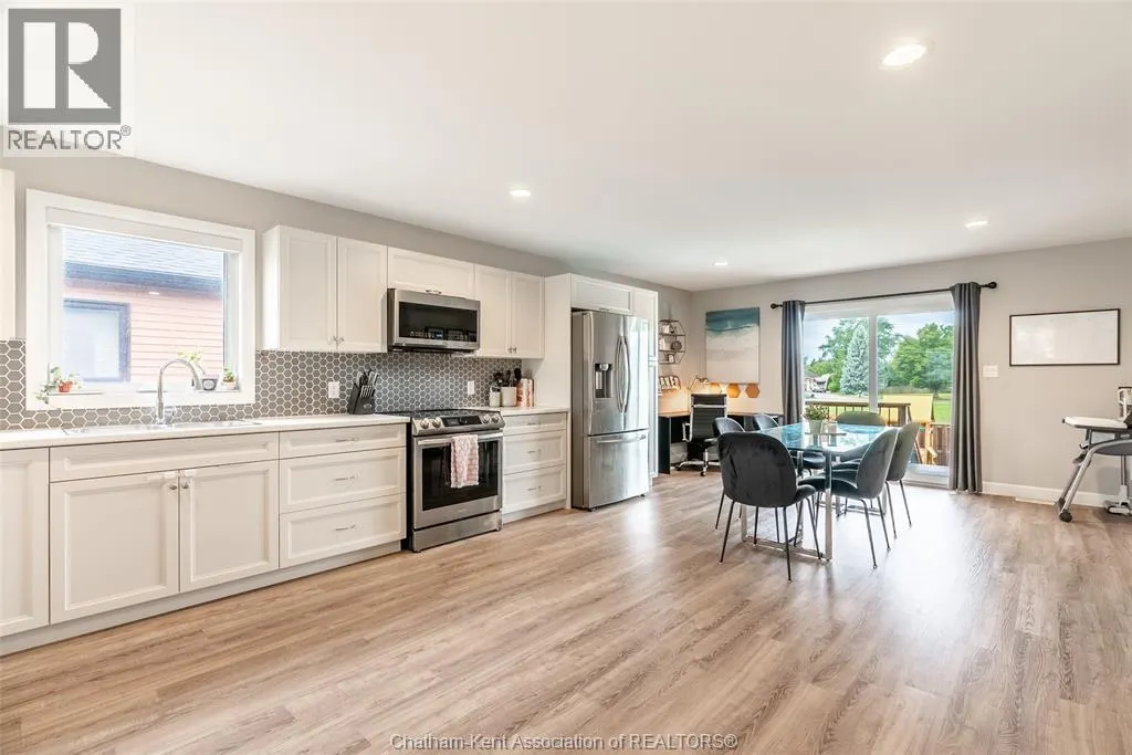 198 Moonstone CRESCENT