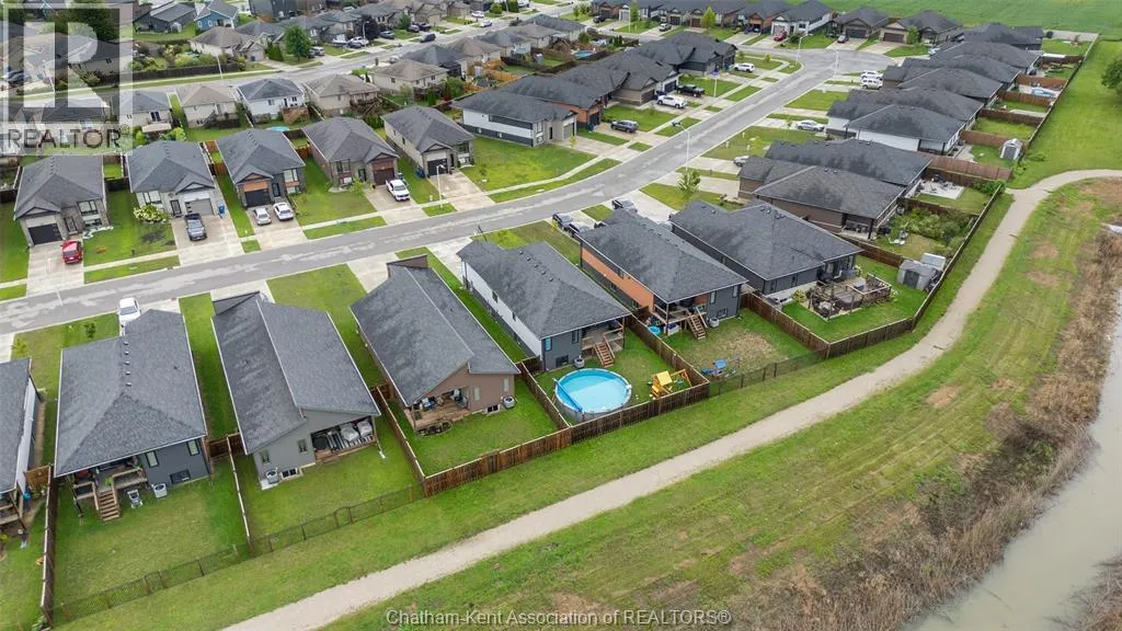 198 Moonstone CRESCENT