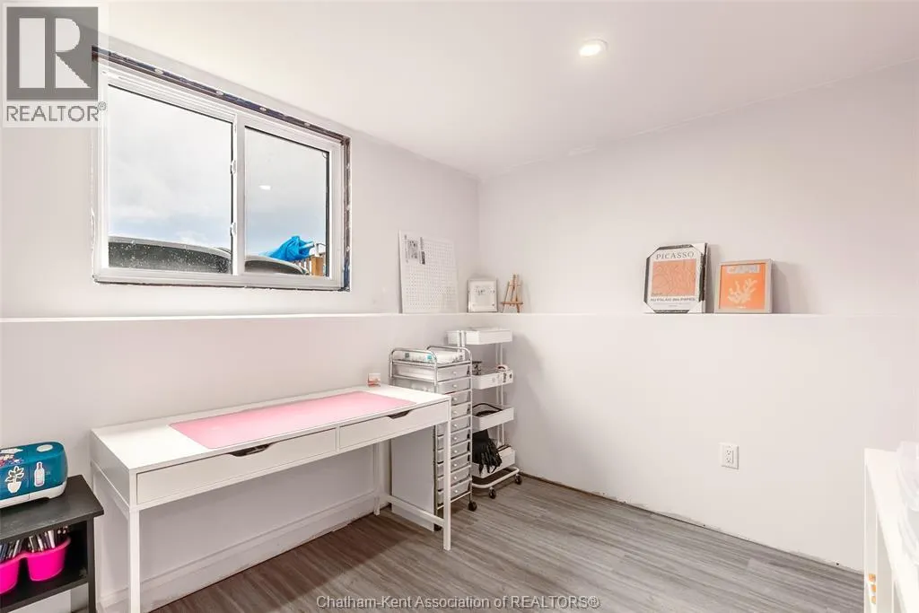 198 Moonstone CRESCENT