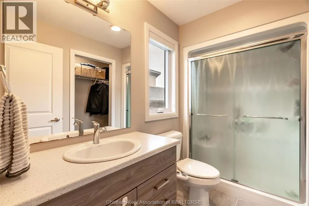 198 Moonstone CRESCENT