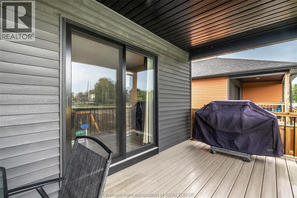 198 Moonstone CRESCENT