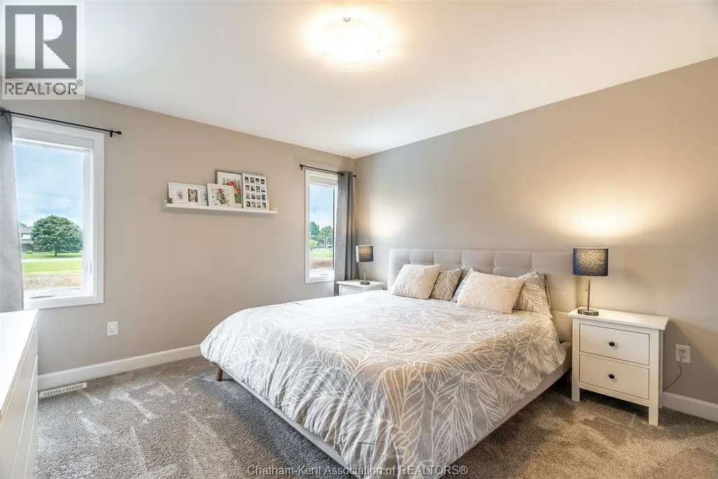 198 Moonstone CRESCENT