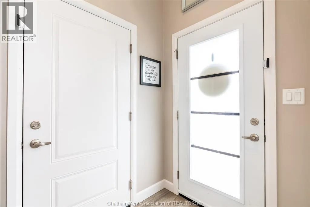 198 Moonstone CRESCENT