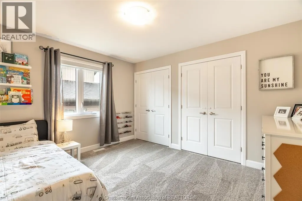 198 Moonstone CRESCENT