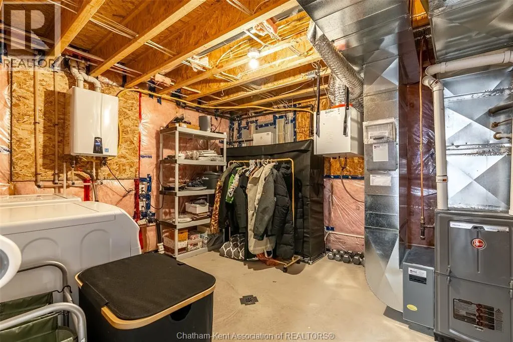 198 Moonstone CRESCENT