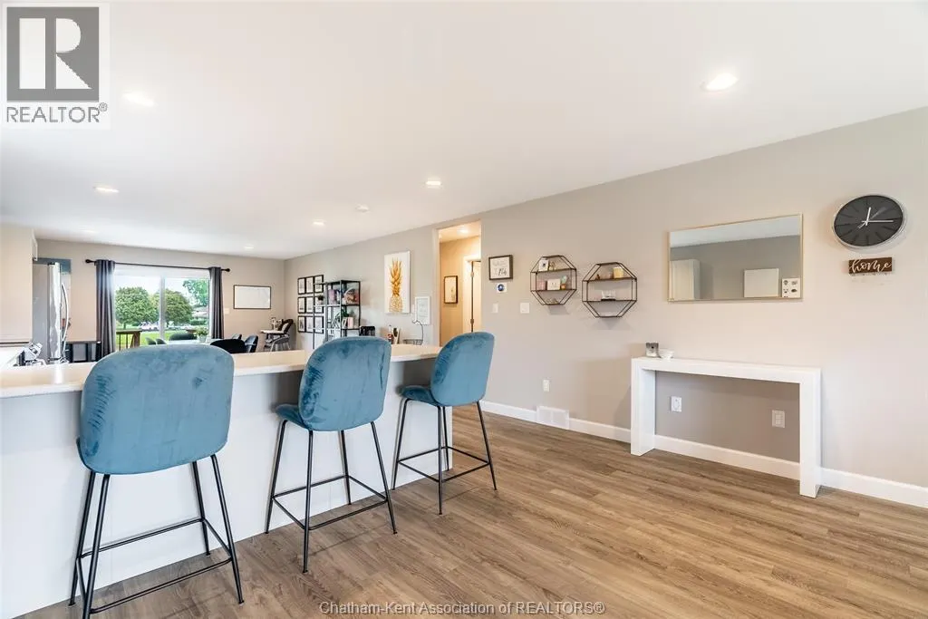 198 Moonstone CRESCENT