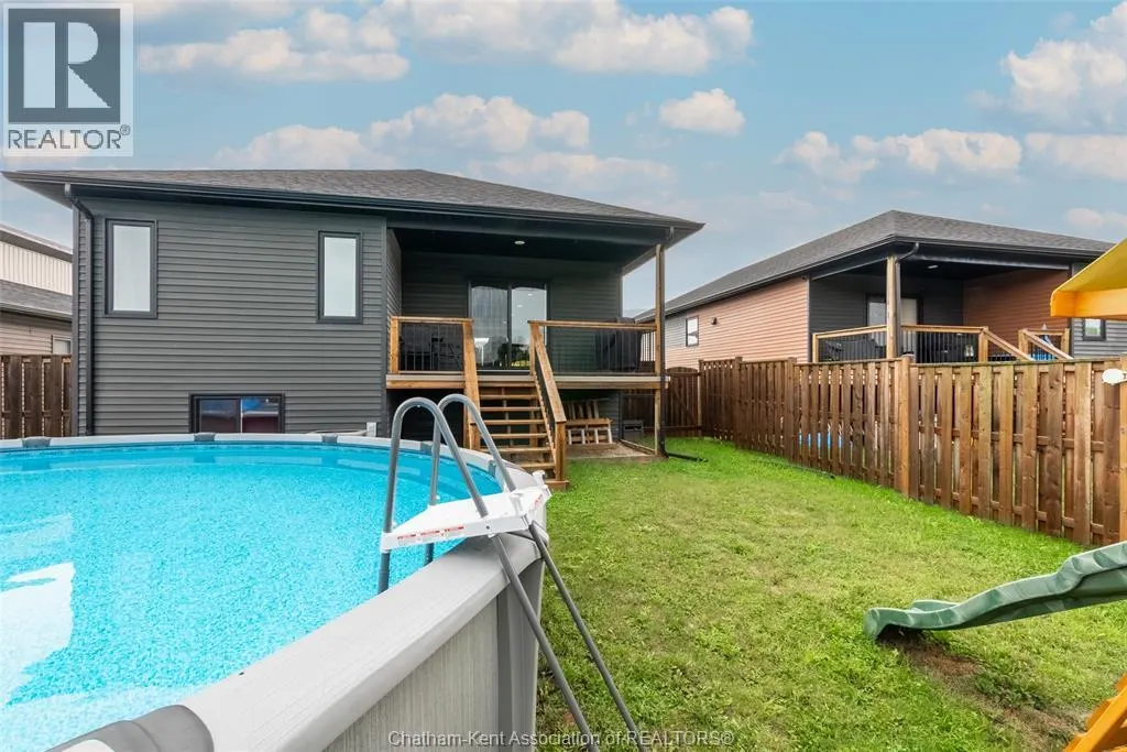 198 Moonstone CRESCENT