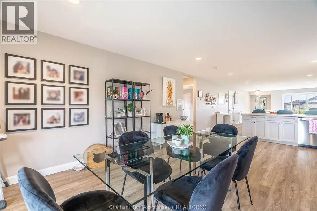 198 Moonstone CRESCENT