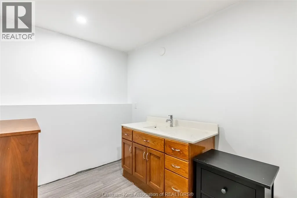 198 Moonstone CRESCENT
