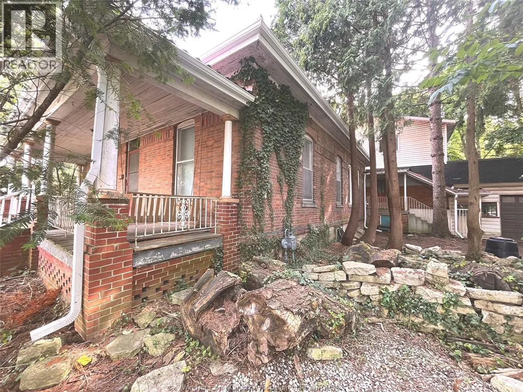 62 LACROIX STREET