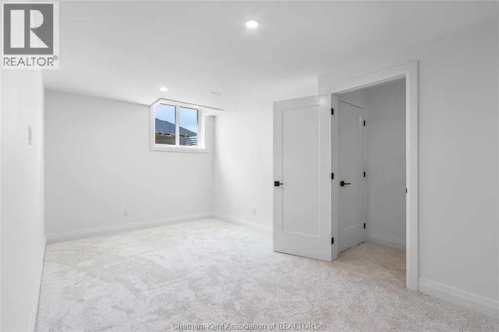 30 ROSEWOOD CRESCENT