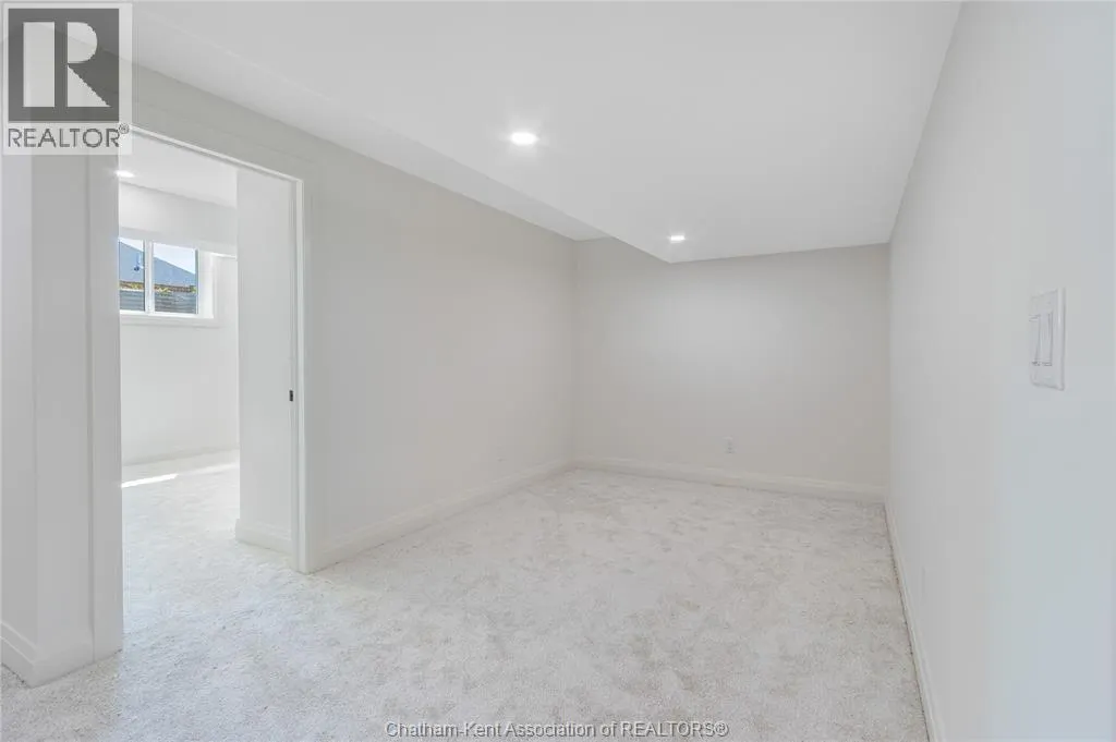 30 ROSEWOOD CRESCENT