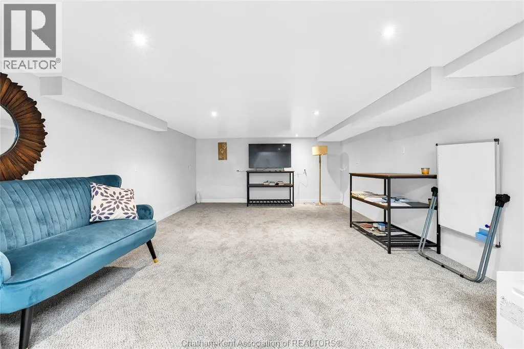 71 Parry DRIVE