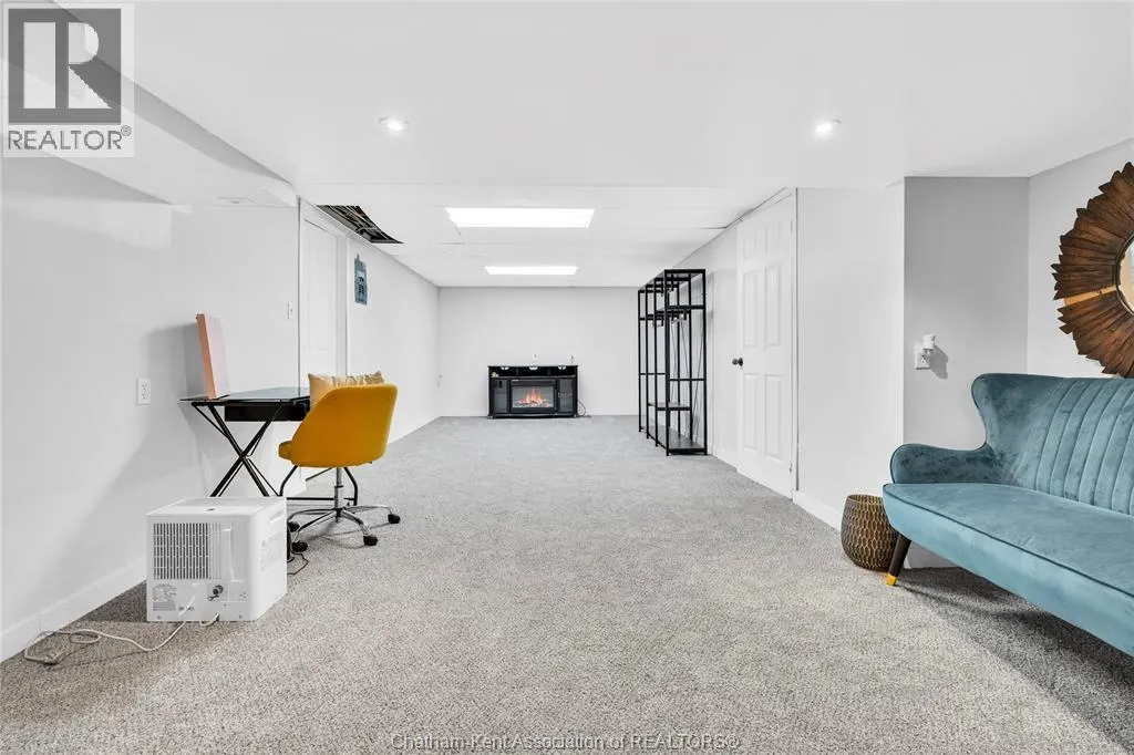 71 Parry DRIVE