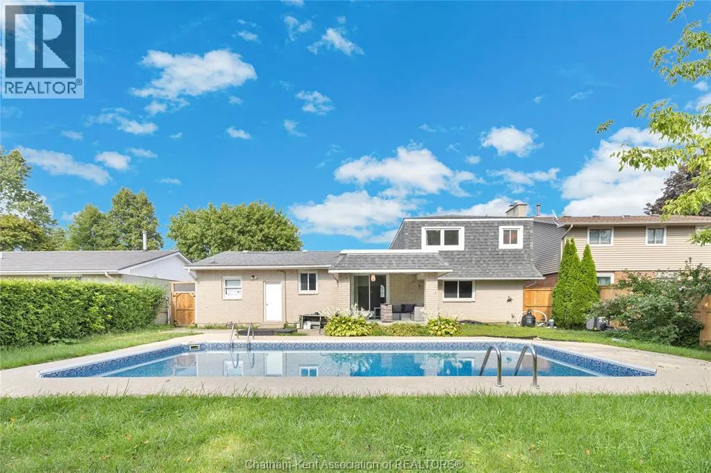 71 Parry DRIVE