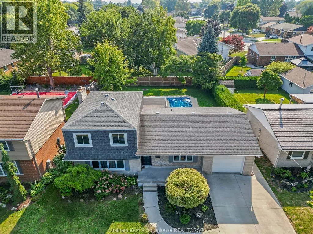 71 Parry DRIVE