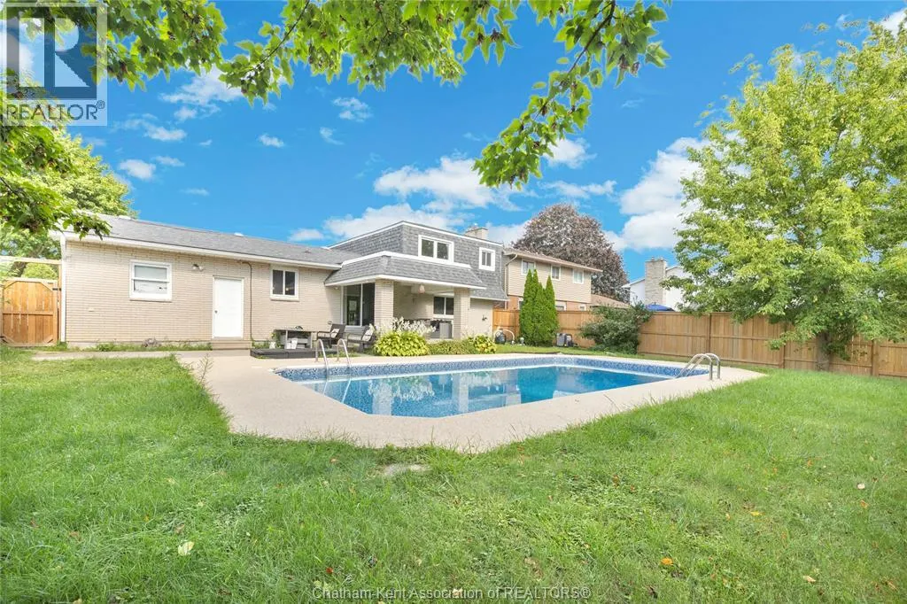71 Parry DRIVE