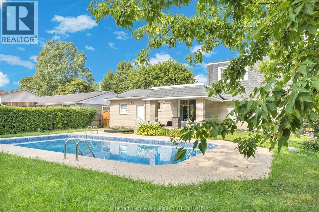 71 Parry DRIVE
