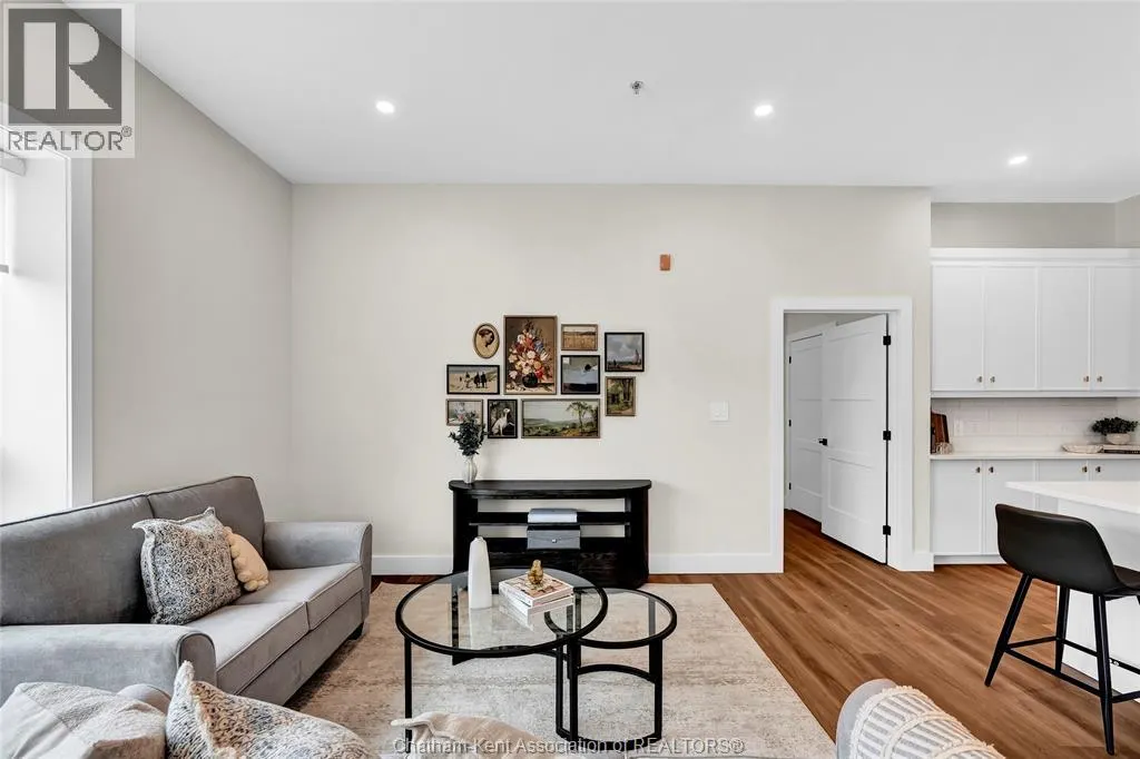 12 Mill STREET West Unit# 400