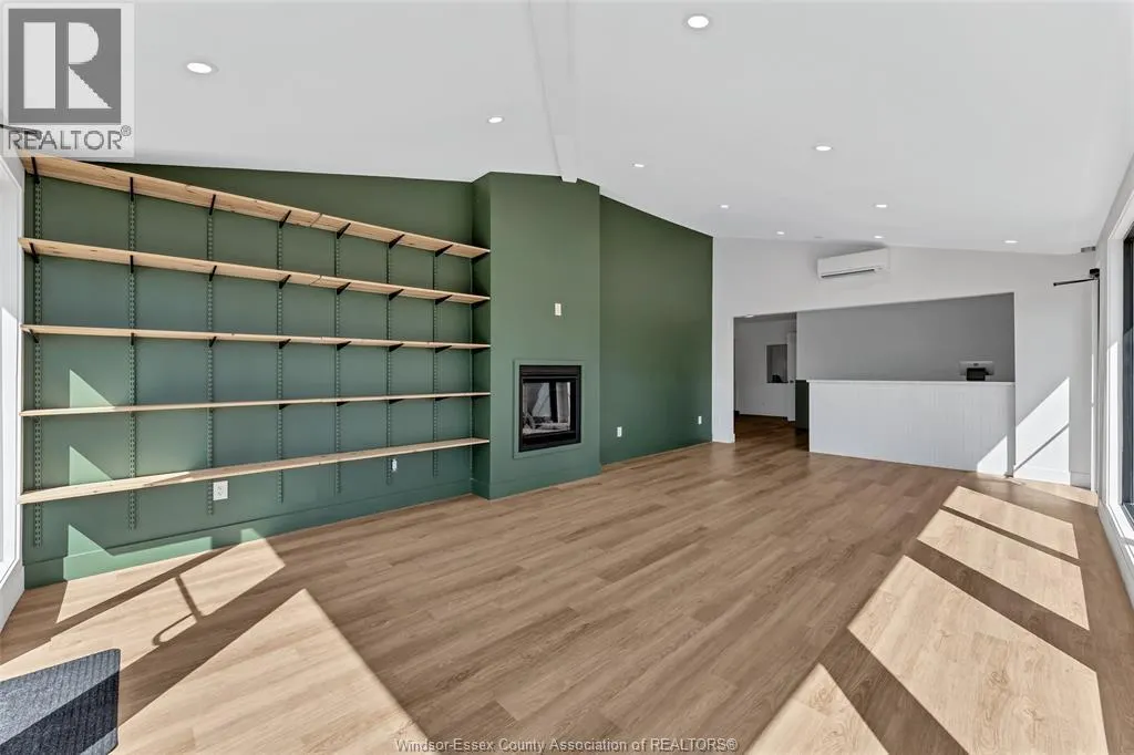 114 KING STREET West