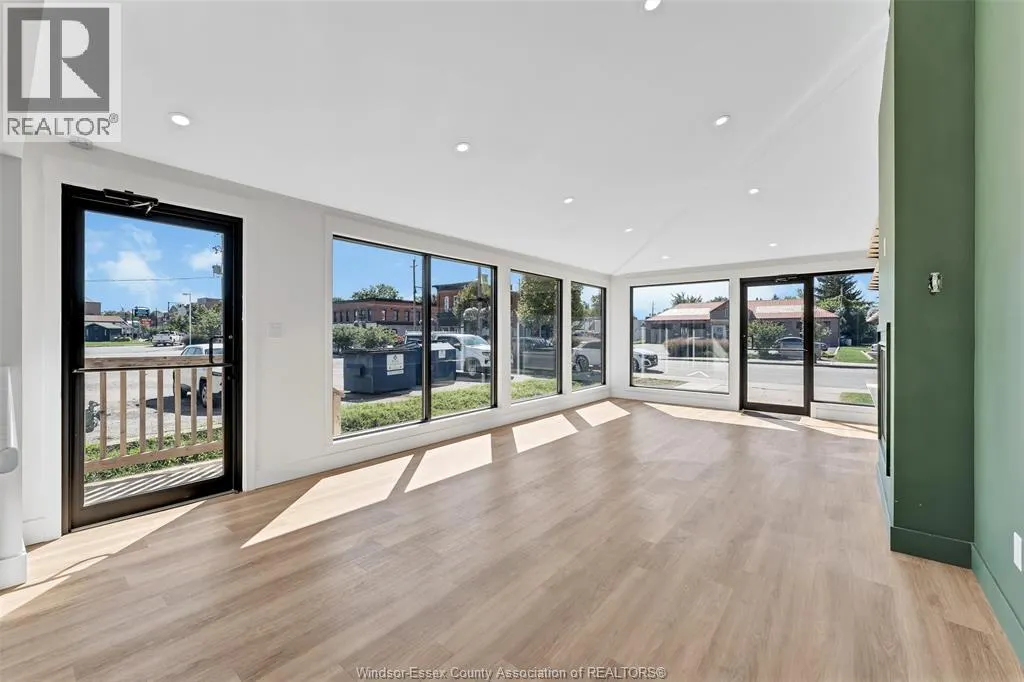 114 KING STREET West