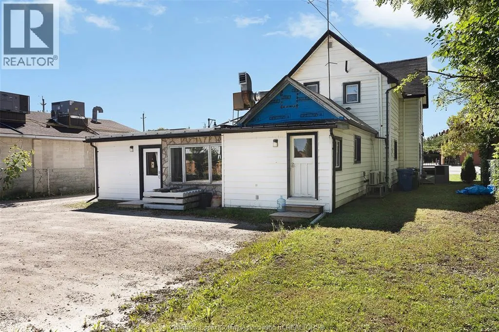 114 KING STREET West