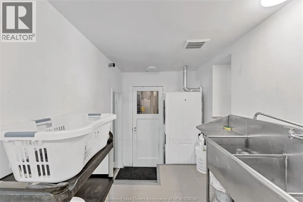 114 KING STREET West