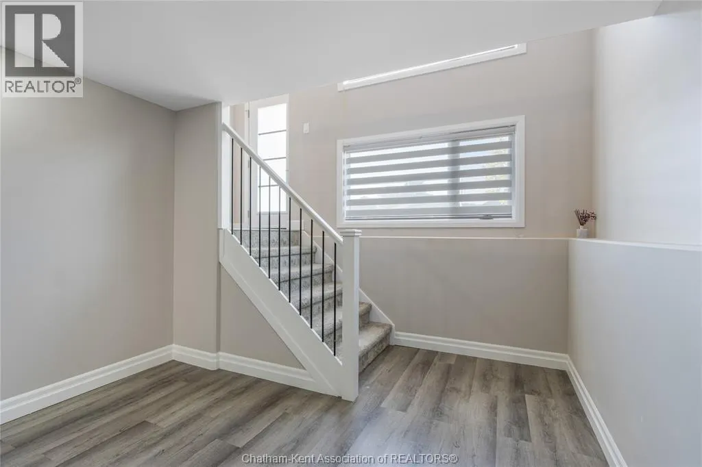203 MOONSTONE CRESCENT