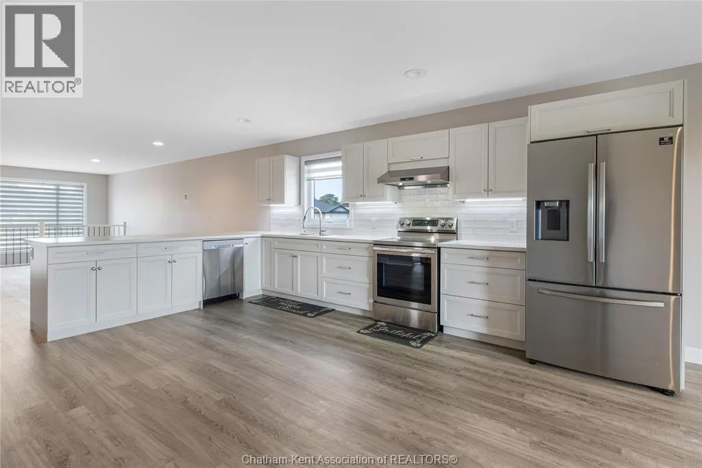 203 MOONSTONE CRESCENT