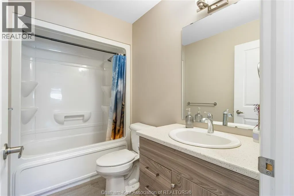 203 MOONSTONE CRESCENT