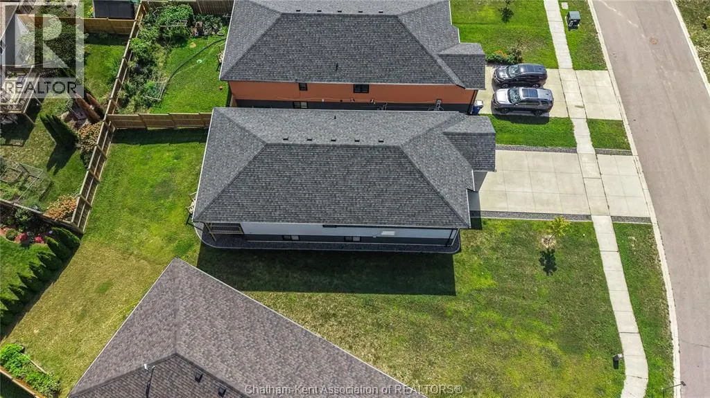 203 MOONSTONE CRESCENT