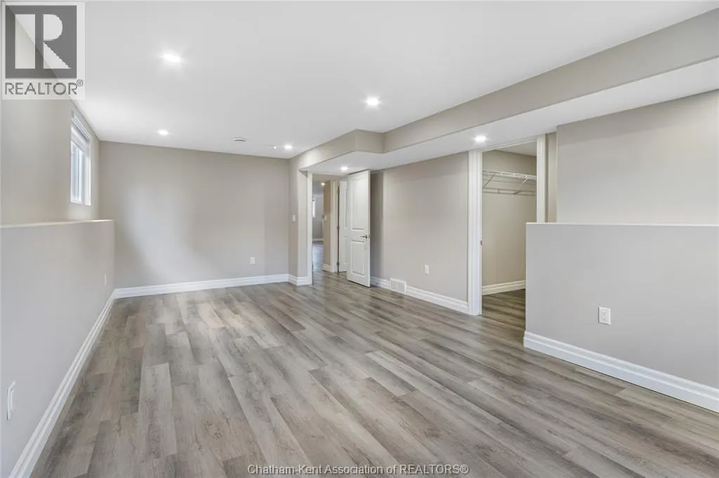 203 MOONSTONE CRESCENT