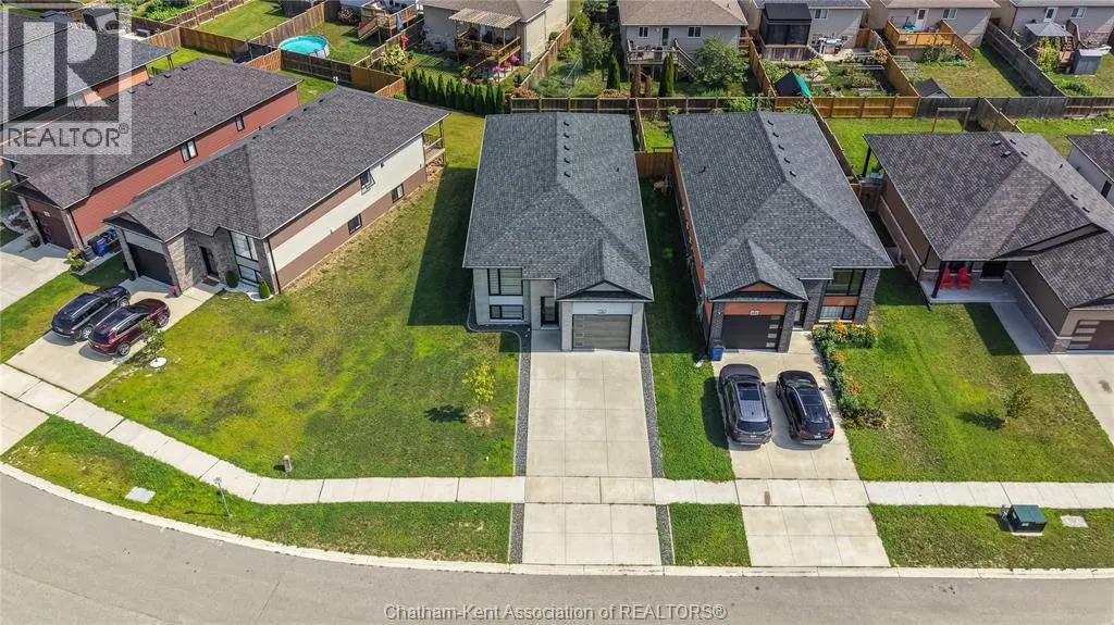 203 MOONSTONE CRESCENT