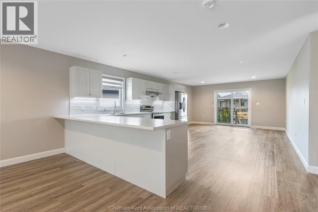 203 MOONSTONE CRESCENT