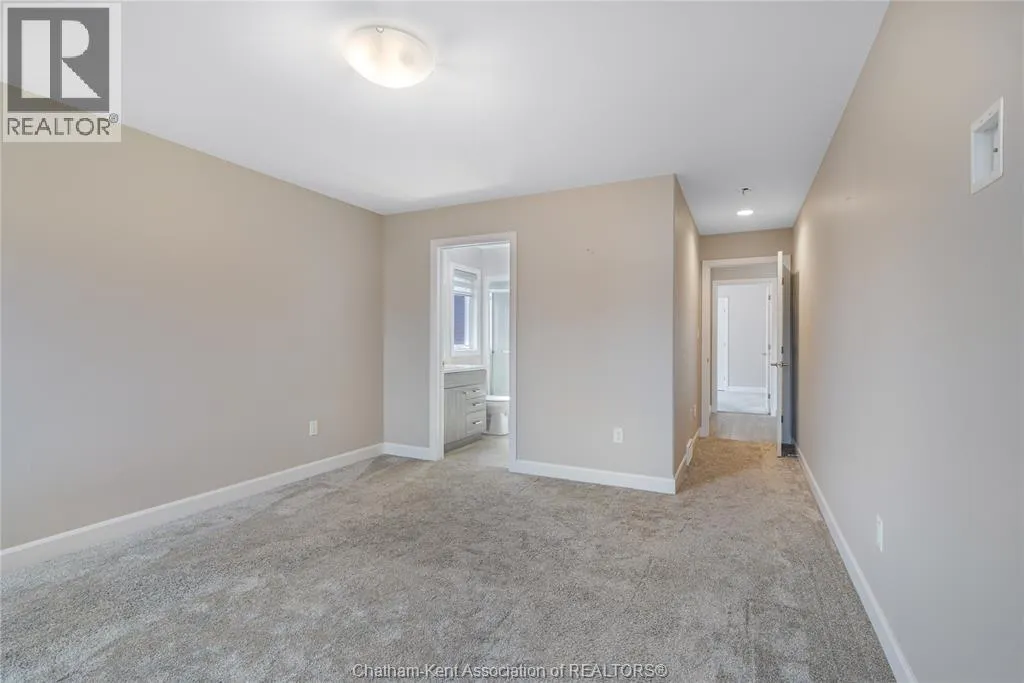 203 MOONSTONE CRESCENT