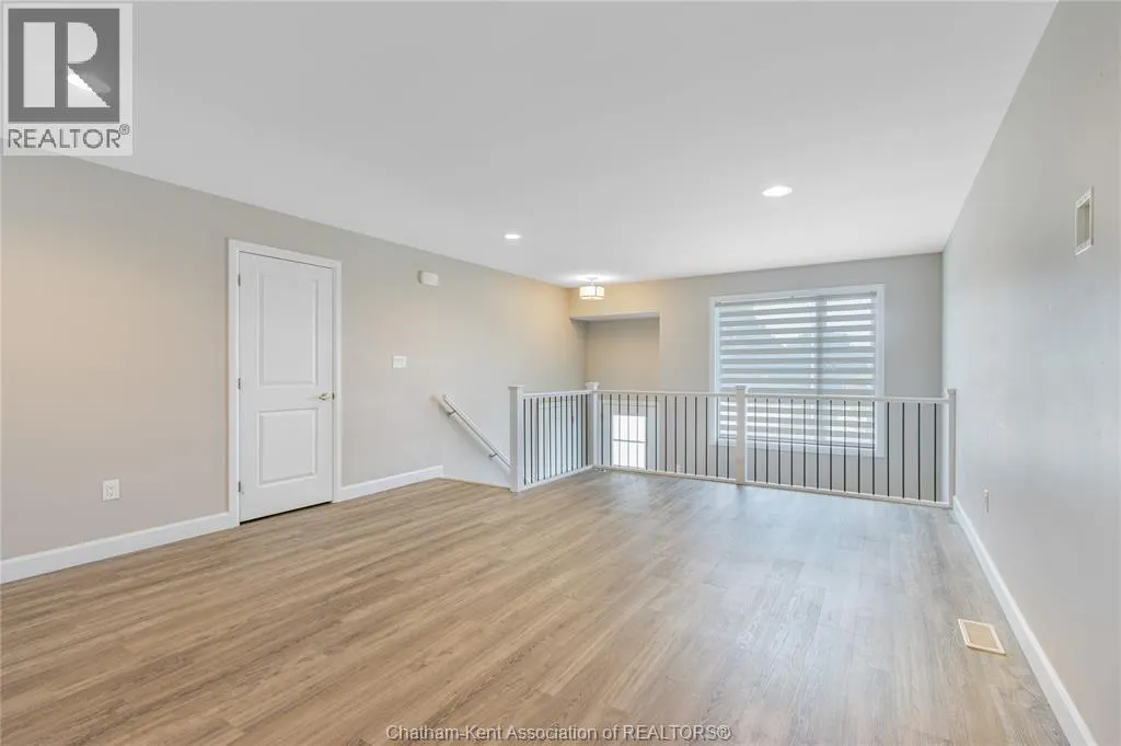 203 MOONSTONE CRESCENT
